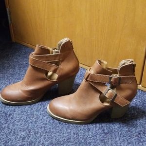 Ankle high boots